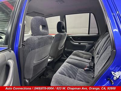 2001 Honda CR-V LX   - Photo 9 - Orange, CA 92868