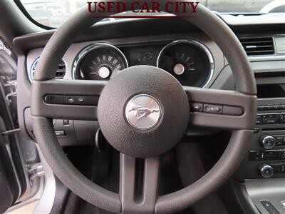 2012 Ford Mustang GT Premium   - Photo 15 - Houston, TX 77074