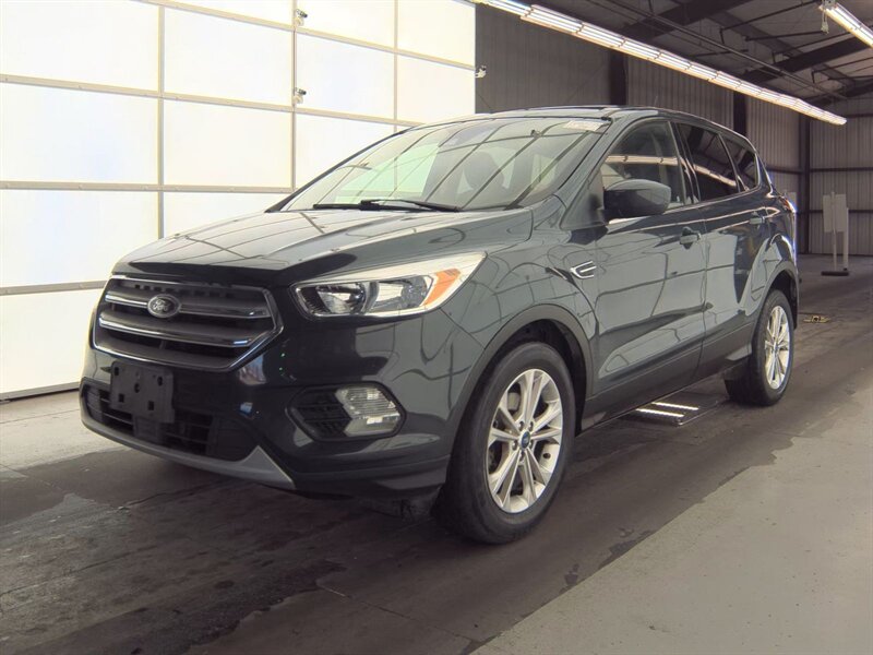2019 Ford Escape SE   - Photo 1 - Wylie, TX 75098