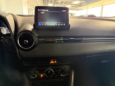 2019 Toyota Yaris LE   - Photo 7 - Newark, IL 60541