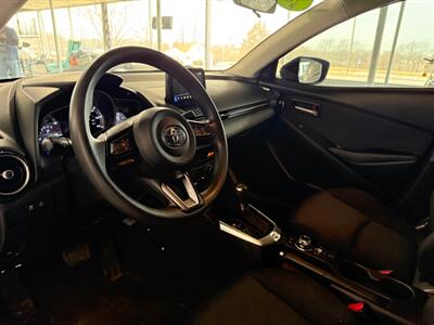 2019 Toyota Yaris LE   - Photo 6 - Newark, IL 60541