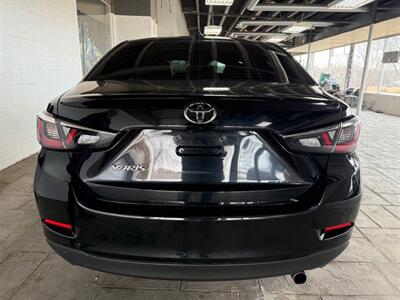2019 Toyota Yaris LE   - Photo 4 - Newark, IL 60541