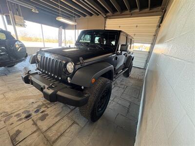 2017 Jeep Wrangler Sport S   - Photo 4 - Newark, IL 60541