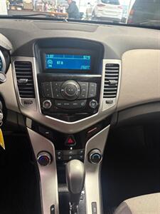 2015 Chevrolet Cruze LS Auto   - Photo 7 - Newark, IL 60541