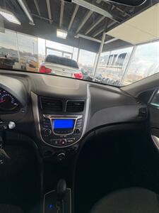 2012 Hyundai ACCENT GS - Photo 7 - Newark, IL 60541