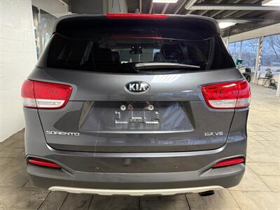 2017 Kia Sorento EX V6 - Photo 5 - Newark, IL 60541