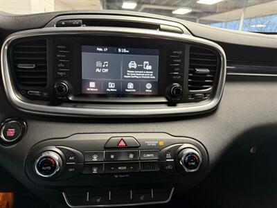 2017 Kia Sorento EX V6 - Photo 12 - Newark, IL 60541