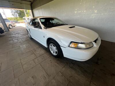 1999 Ford Mustang   - Photo 1 - Newark, IL 60541