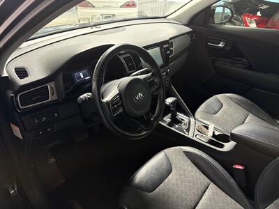 2017 Kia Niro EX Premium   - Photo 5 - Newark, IL 60541