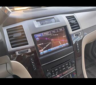 2014 Cadillac Escalade ESV Luxury   - Photo 42 - Winston Salem, NC 27106