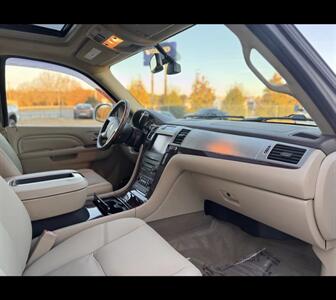 2014 Cadillac Escalade ESV Luxury   - Photo 30 - Winston Salem, NC 27106