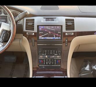2014 Cadillac Escalade ESV Luxury   - Photo 36 - Winston Salem, NC 27106