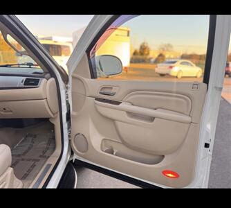 2014 Cadillac Escalade ESV Luxury   - Photo 28 - Winston Salem, NC 27106