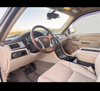 2014 Cadillac Escalade ESV Luxury   - Photo 18 - Winston Salem, NC 27106