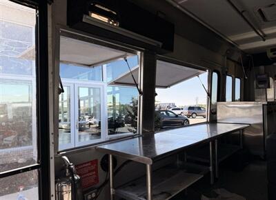 2009 Ford E-450 SD   - Photo 42 - Winston Salem, NC 27106