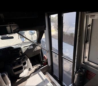 2009 Ford E-450 SD   - Photo 37 - Winston Salem, NC 27106