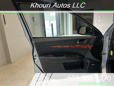 2012 Subaru Legacy 2.5i Limited   - Photo 10 - Portland, OR 97214