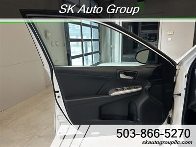 2013 Toyota Camry SE   - Photo 10 - Portland, OR 97214