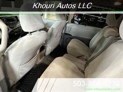 2014 Toyota Sienna LE Mobility 7-Passenger   - Photo 15 - Portland, OR 97214