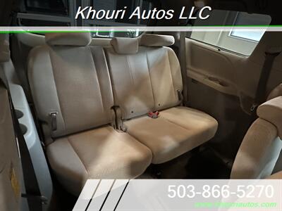 2014 Toyota Sienna LE Mobility 7-Passenger   - Photo 23 - Portland, OR 97214