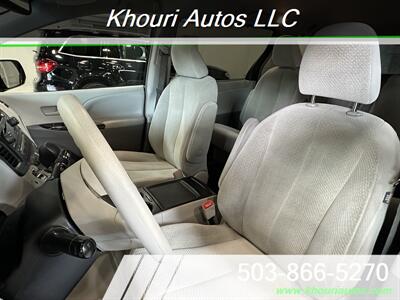 2014 Toyota Sienna LE Mobility 7-Passenger   - Photo 10 - Portland, OR 97214