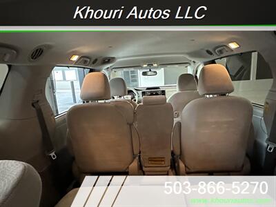 2014 Toyota Sienna LE Mobility 7-Passenger   - Photo 20 - Portland, OR 97214