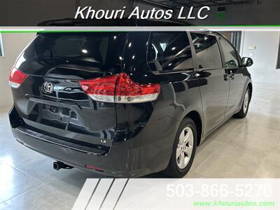 2014 Toyota Sienna LE Mobility 7-Passenger   - Photo 7 - Portland, OR 97214