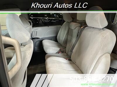 2014 Toyota Sienna LE Mobility 7-Passenger   - Photo 13 - Portland, OR 97214