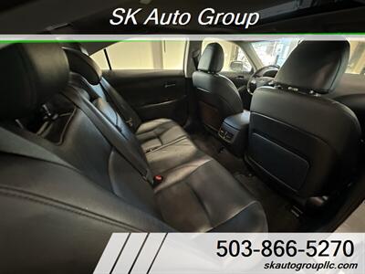 2011 Lexus ES 350   - Photo 27 - Portland, OR 97214