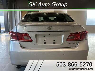 2011 Lexus ES 350   - Photo 10 - Portland, OR 97214