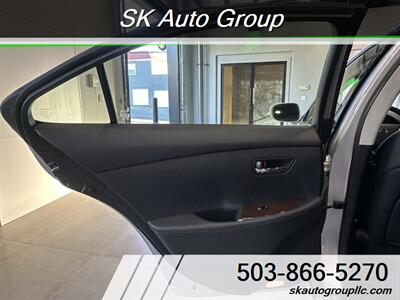 2011 Lexus ES 350   - Photo 22 - Portland, OR 97214