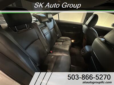 2011 Lexus ES 350   - Photo 30 - Portland, OR 97214