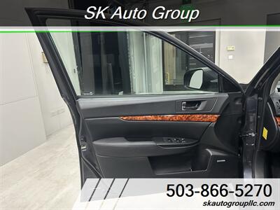 2011 Subaru Outback 2.5i Limited   - Photo 10 - Portland, OR 97214