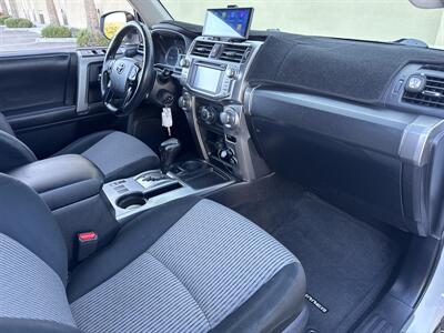 2014 Toyota 4Runner SR5   - Photo 13 - San Juan Capistrano, CA 92675