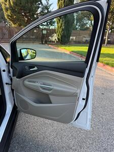 2013 Ford C-MAX Hybrid SE - Photo 21 - Fremont, CA 94536