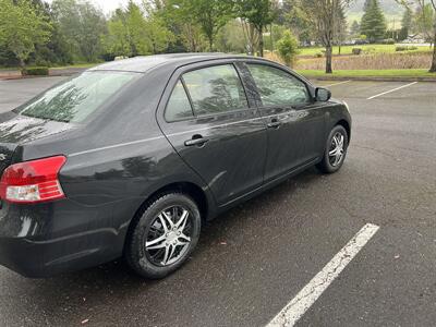 2012 Toyota Yaris base 4d sedan  YES FINANCING IS AVAILABLE!!!! - Photo 4 - Molalla, OR 97038