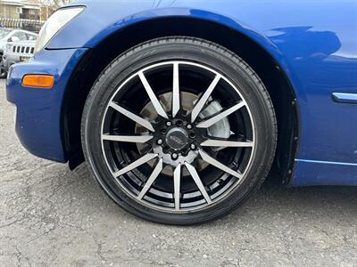 2002 Lexus IS 300   - Photo 9 - San Leandro, CA 94578