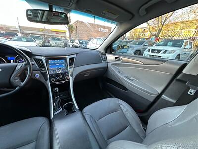 2014 Hyundai SONATA Hybrid Limited - Photo 16 - San Leandro, CA 94578