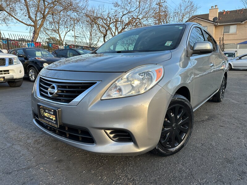 2014 Nissan Versa Sedan SV