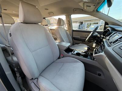 2016 Kia Sedona L   - Photo 13 - San Leandro, CA 94578