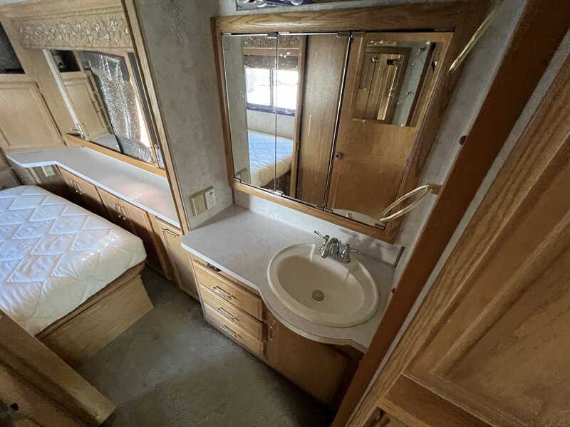 1997 PACE ARROW 36B VISION CLASS A 36A - Photo 18 - Albuquerque, NM 87108