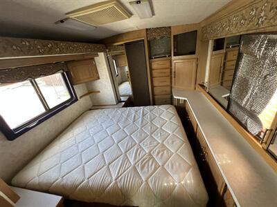 1997 PACE ARROW 36B VISION CLASS A 36A - Photo 19 - Albuquerque, NM 87108