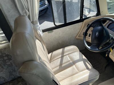 2004 Georgie Boy VELOSITY 2990   - Photo 23 - Albuquerque, NM 87108