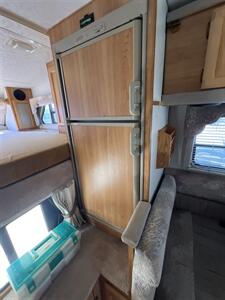 1999 LANCE CAMPER OVERHEAD   - Photo 13 - Albuquerque, NM 87108