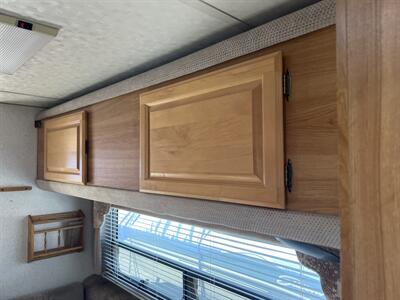 1999 LANCE CAMPER OVERHEAD   - Photo 10 - Albuquerque, NM 87108