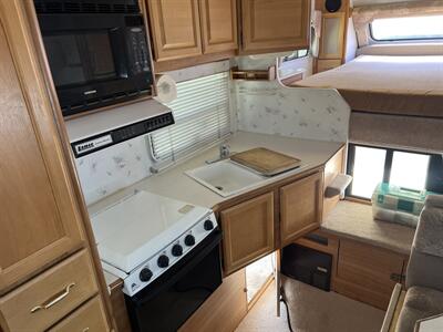 1999 LANCE CAMPER OVERHEAD   - Photo 5 - Albuquerque, NM 87108