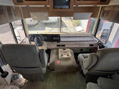2002 WINNEBAGO SIGHTSEER 30B   - Photo 8 - Albuquerque, NM 87108