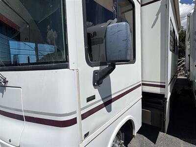 2002 WINNEBAGO SIGHTSEER 30B   - Photo 5 - Albuquerque, NM 87108
