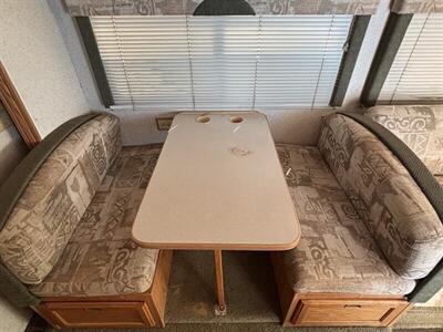 2002 WINNEBAGO SIGHTSEER 30B   - Photo 2 - Albuquerque, NM 87108