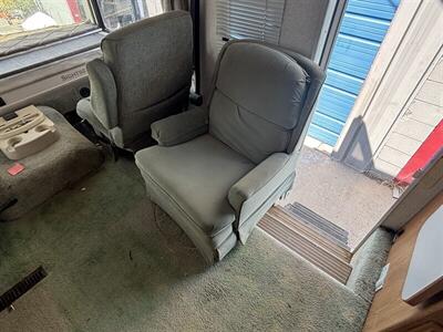 2002 WINNEBAGO SIGHTSEER 30B   - Photo 10 - Albuquerque, NM 87108